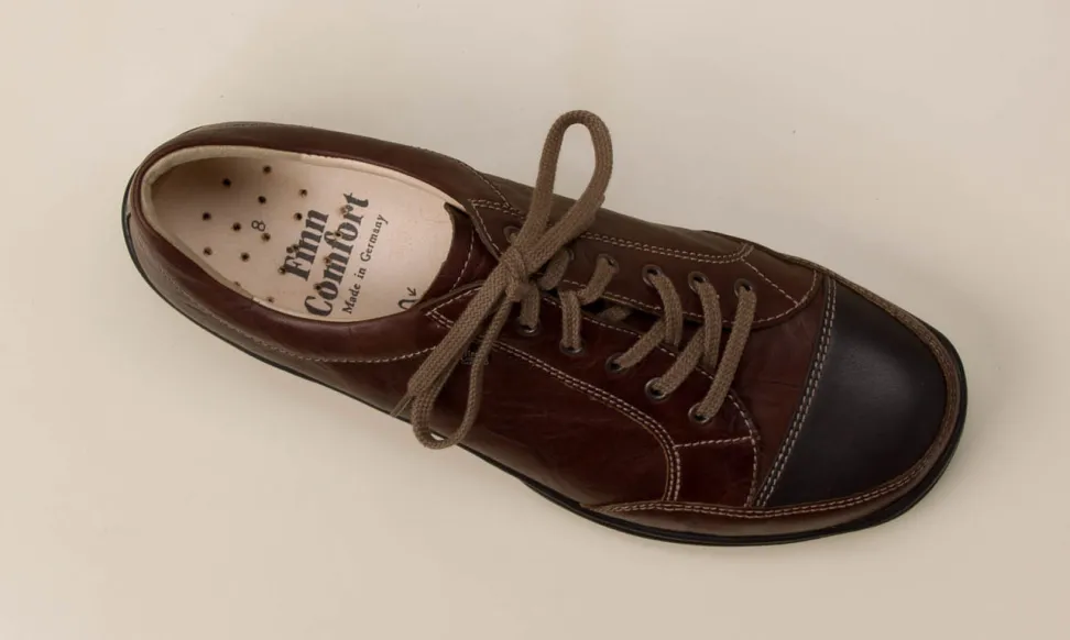 Finn Comfort – Schnürschuhe aus Kalbleder mittelbraun