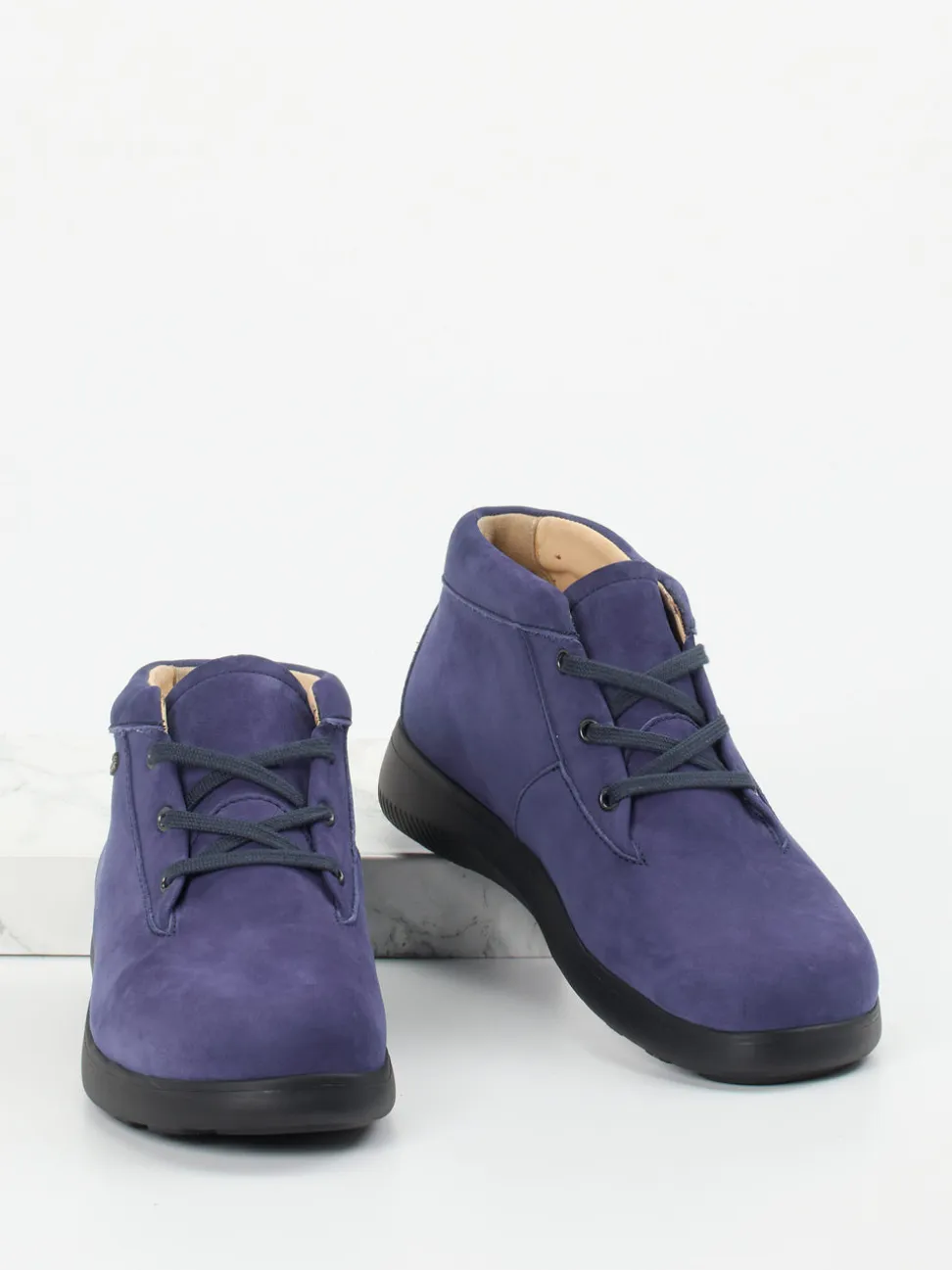 Finn Comfort – Schnürstiefelette aus Nubukleder blau