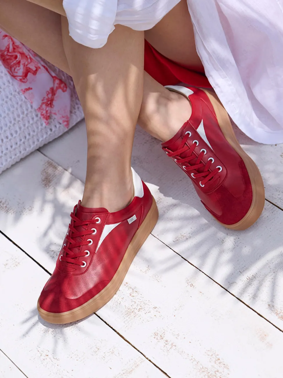 Finn Comfort – Sneaker aus Kalbleder in Signalrot