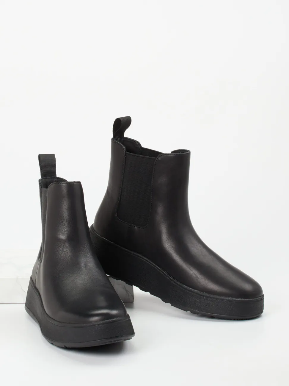 FitFlop – Chelsea Boots aus Kalbleder schwarz