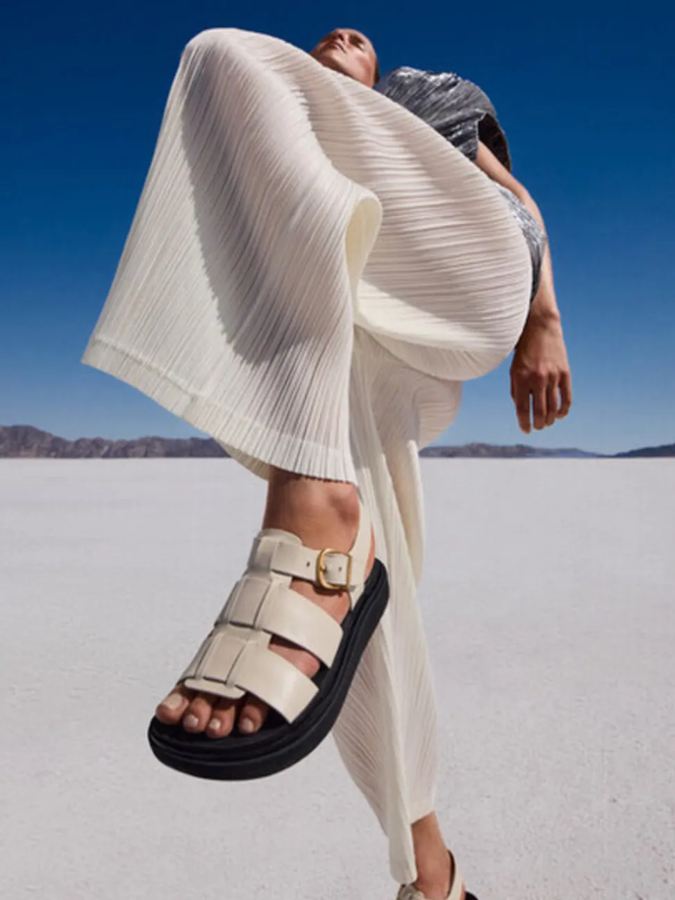 FitFlop – Fisherman-Sandalen aus Lackleder Beige