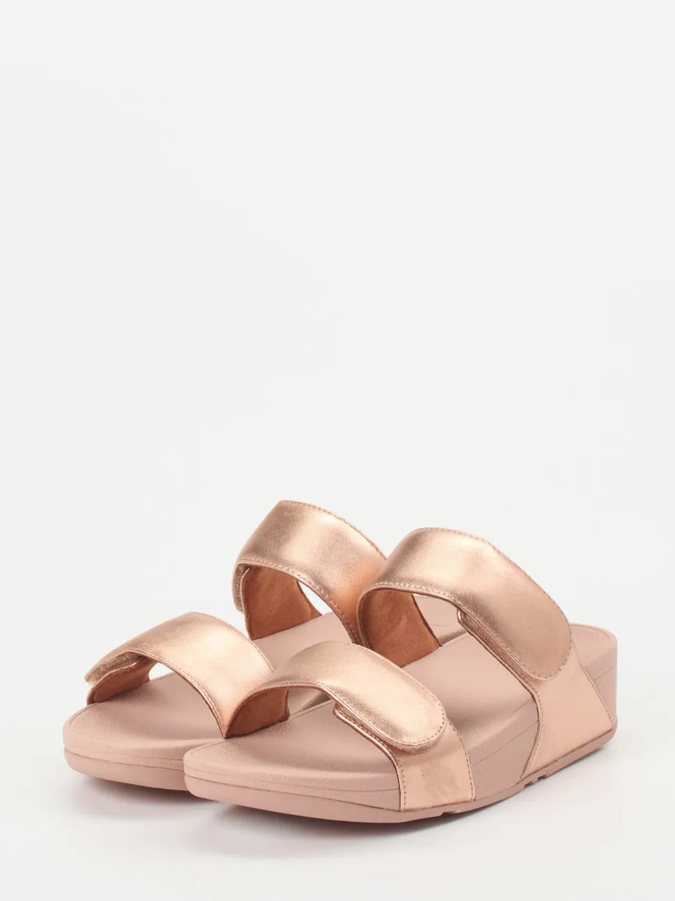 FitFlop – Sandalen aus Metallicleder in Roségold