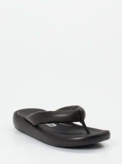 FitFlop – Zehentrenner aus Kalbleder Schwarz