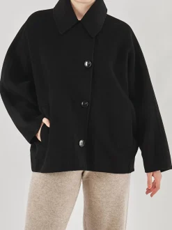 FLONA – Kurzjacke aus Textil in Schwarz