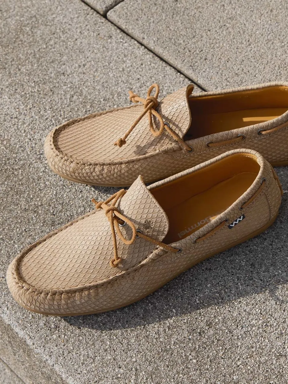 Floris van Bommel – Mokassin aus geprägtem Leder beige