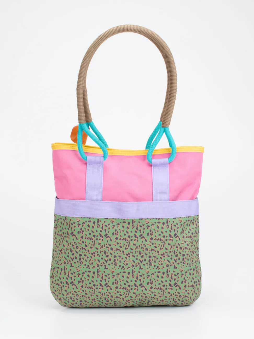 Flower Mountain – Shopper Bag aus Nylon mit Animalprint