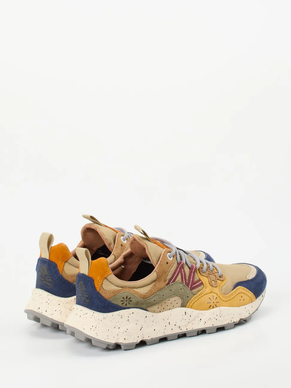 Flower Mountain – Trail-Sneaker aus Velour/Textil beige