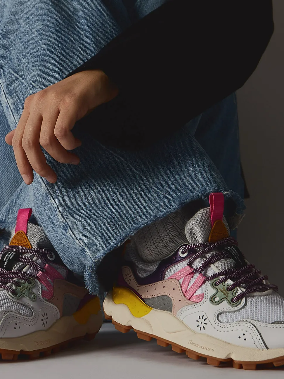 Flower Mountain – Trail-Sneaker aus Veloursleder Multicolor