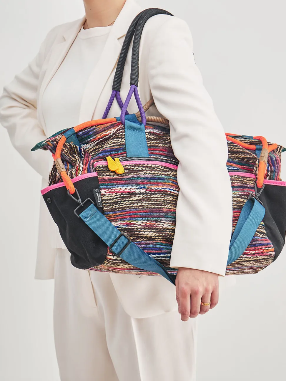 Flower Mountain – Weekender aus Textil im Multicolor-Design