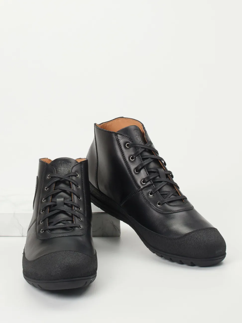 Franz Gustav – Mid-Top Sneaker aus Kalbleder schwarz