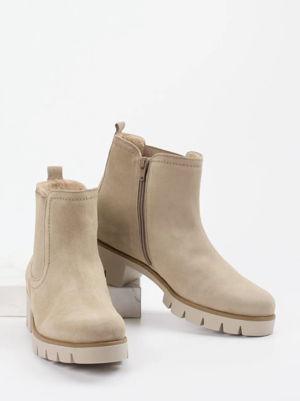 Gabor – Chelsea-Stiefelette aus Veloursleder Beige