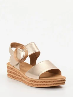 Gabor – Keilsandalette aus Metallicleder goldfarben