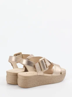 Gabor – Plateausandalen aus Metallicleder gold