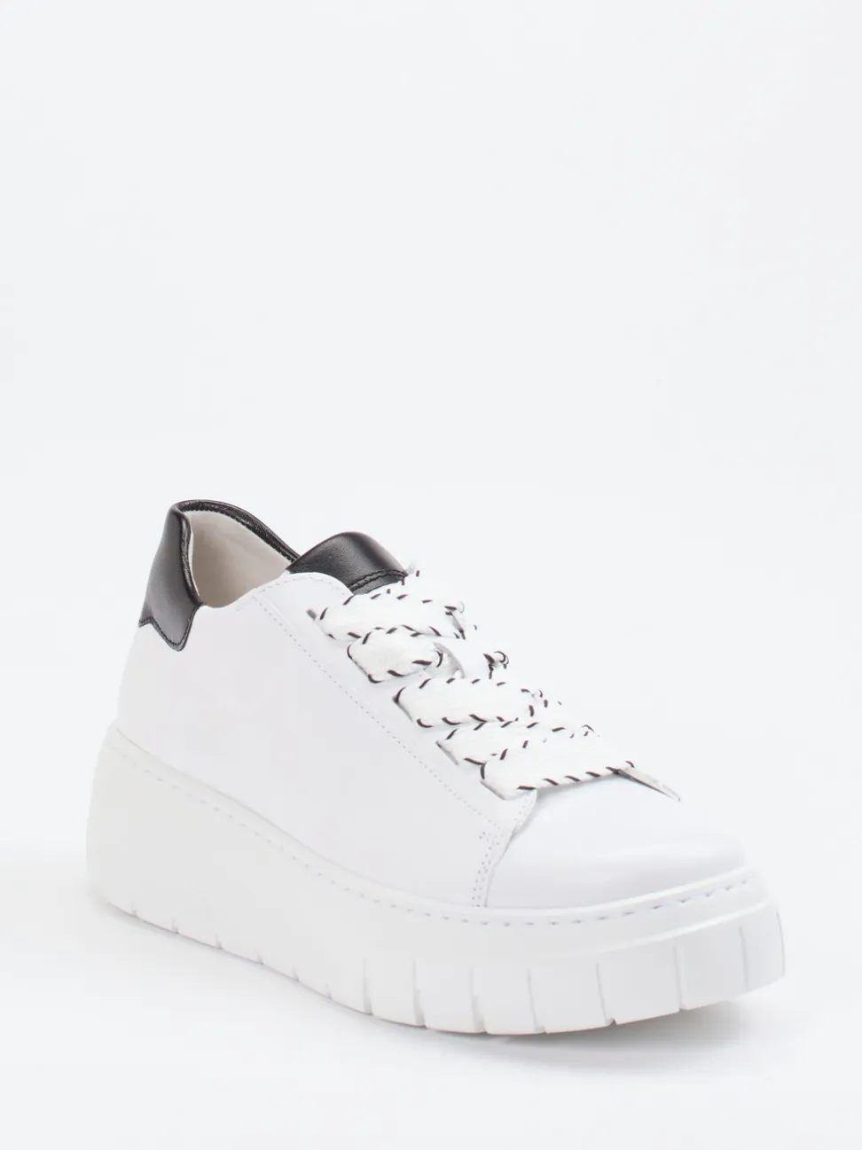 Gabor – Plateau-Sneaker aus Kalbleder weiß