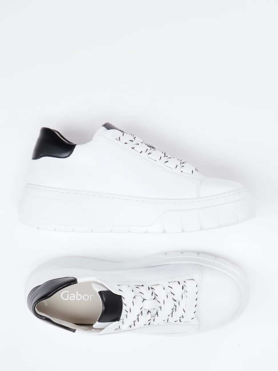Gabor – Plateau-Sneaker aus Kalbleder weiß