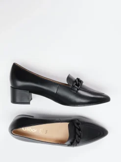 Gabor – Pumps aus Lammleder mit Kettendetail