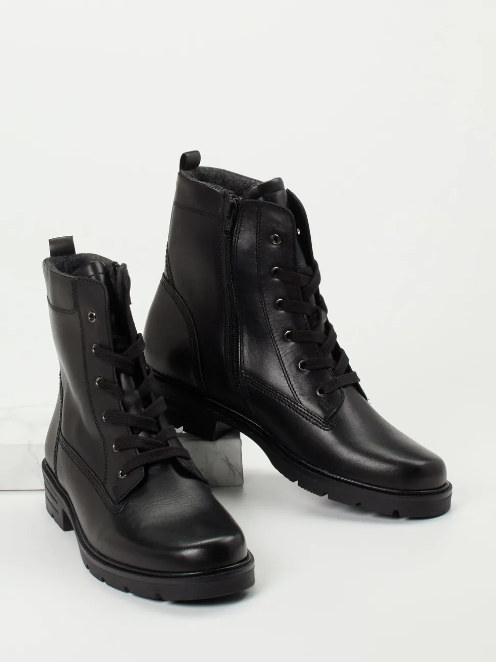 Gabor – Schnürboots aus Kalbleder schwarz