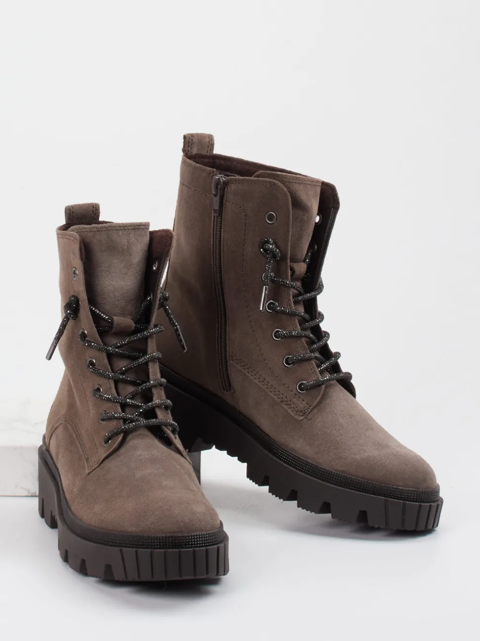 Gabor – Schnürboots aus Veloursleder mittelbraun