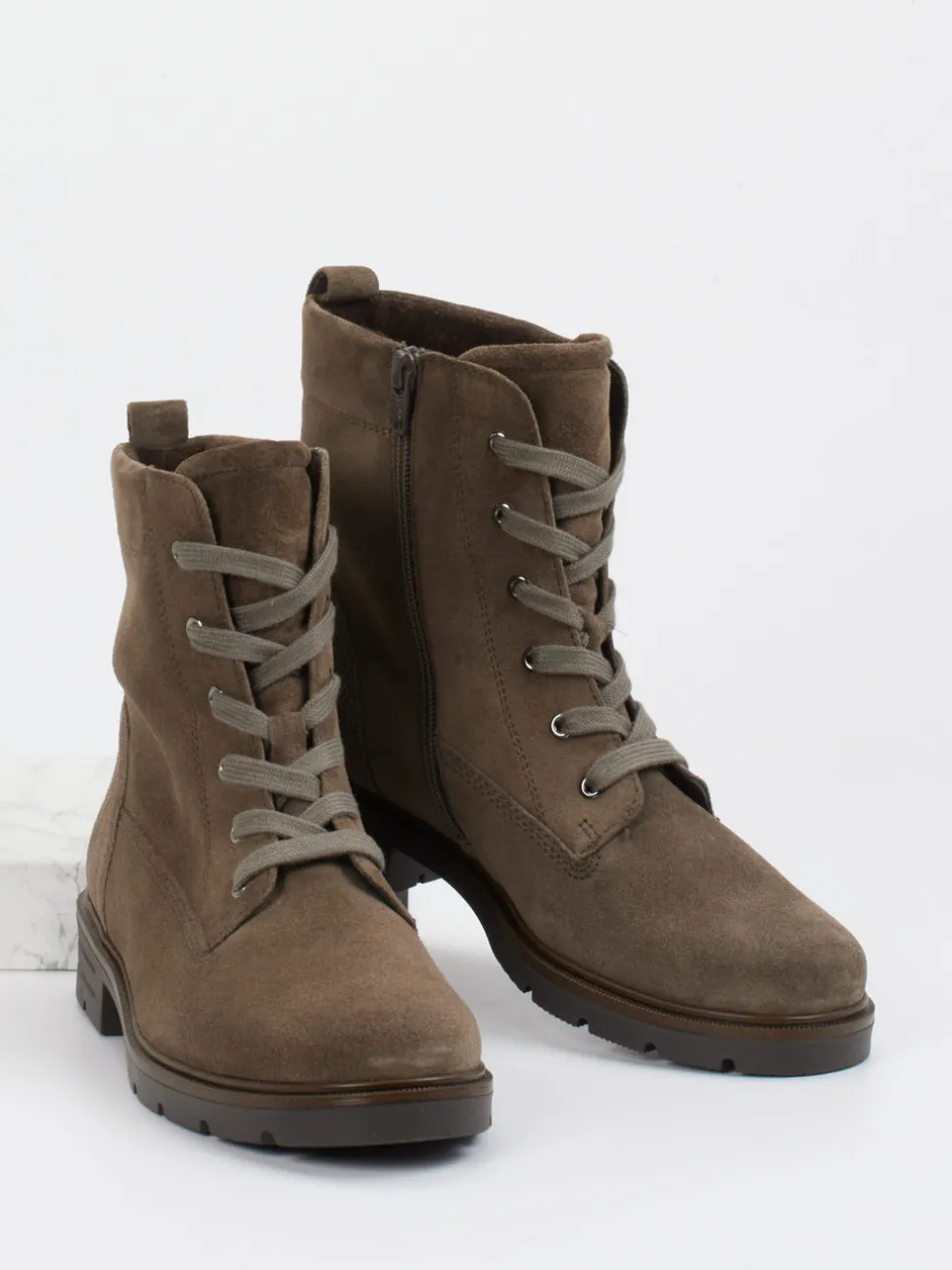 Gabor – Schnürboots aus Veloursleder mittelbraun