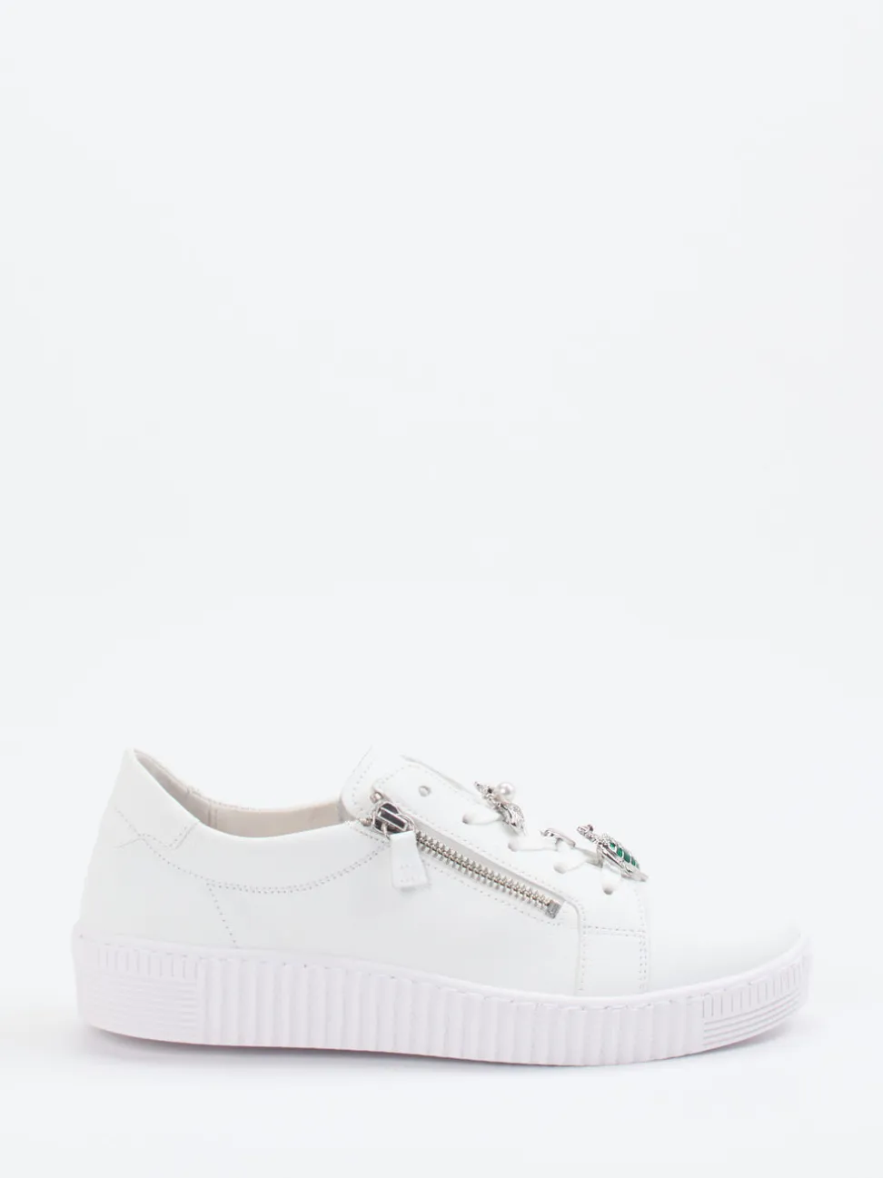 Gabor – Sneaker aus Kalbleder mit Schmuckdetails