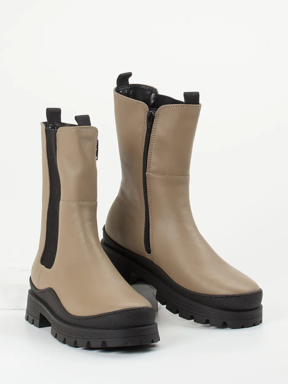 Gabor Comfort – Chelsea Boots aus Kalbleder in Taupe