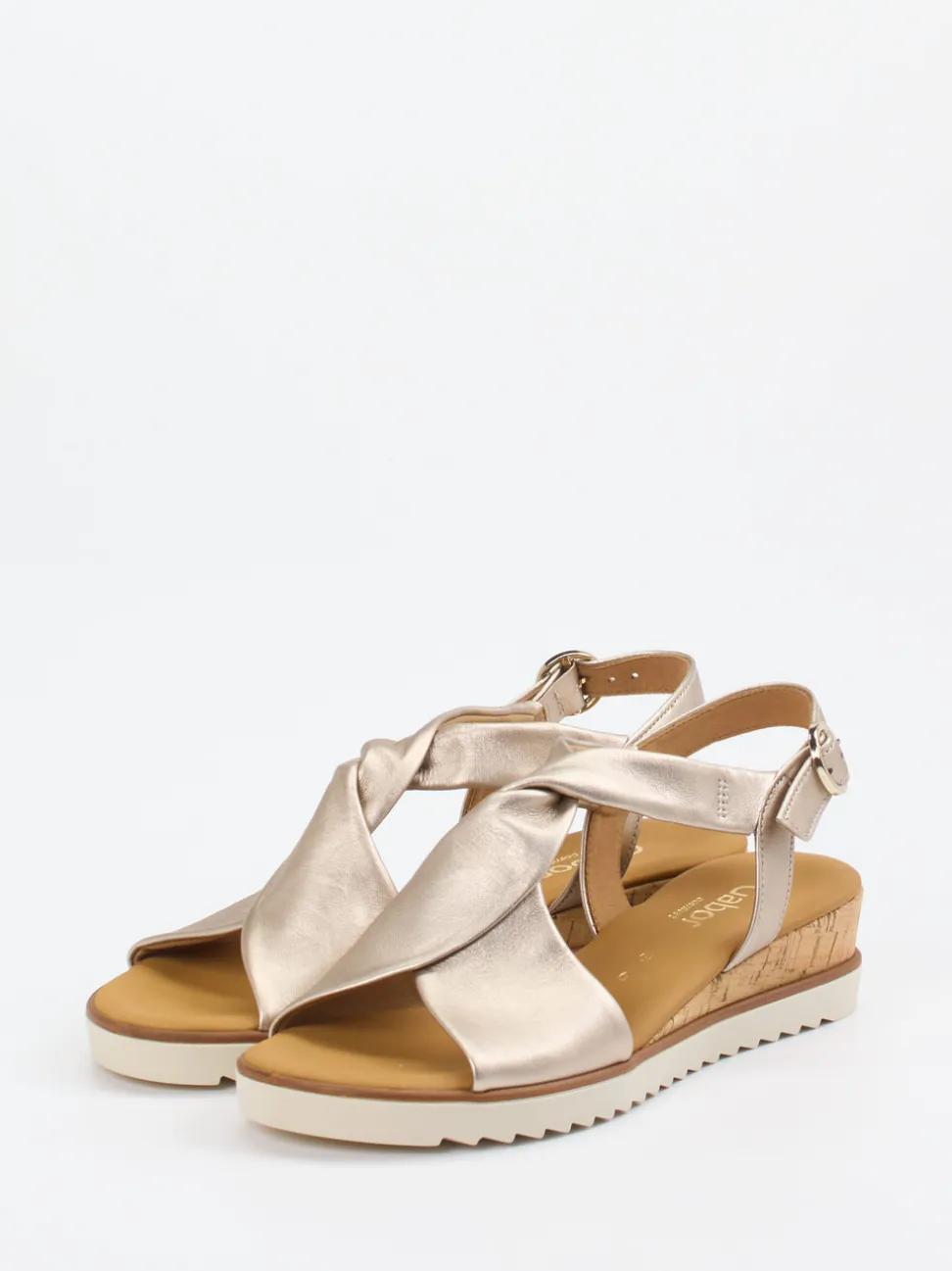 Gabor Comfort – Keilsandalette aus Metallicleder beige