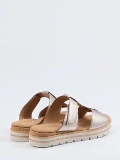 Gabor Comfort – Komfort-Pantolette aus Metallicleder Champagner