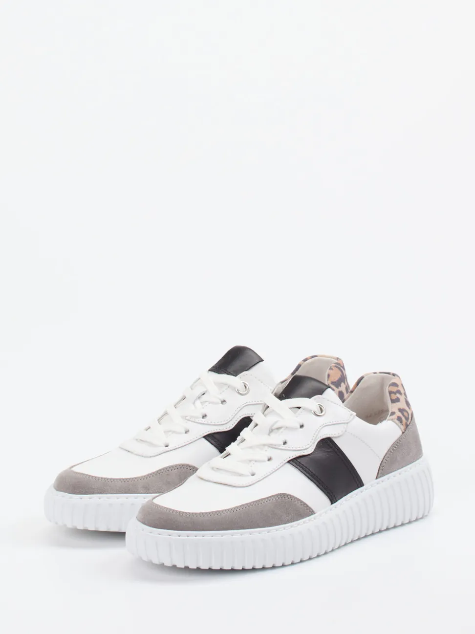 Gabor Comfort – Sneaker aus Kalbleder in Weiß