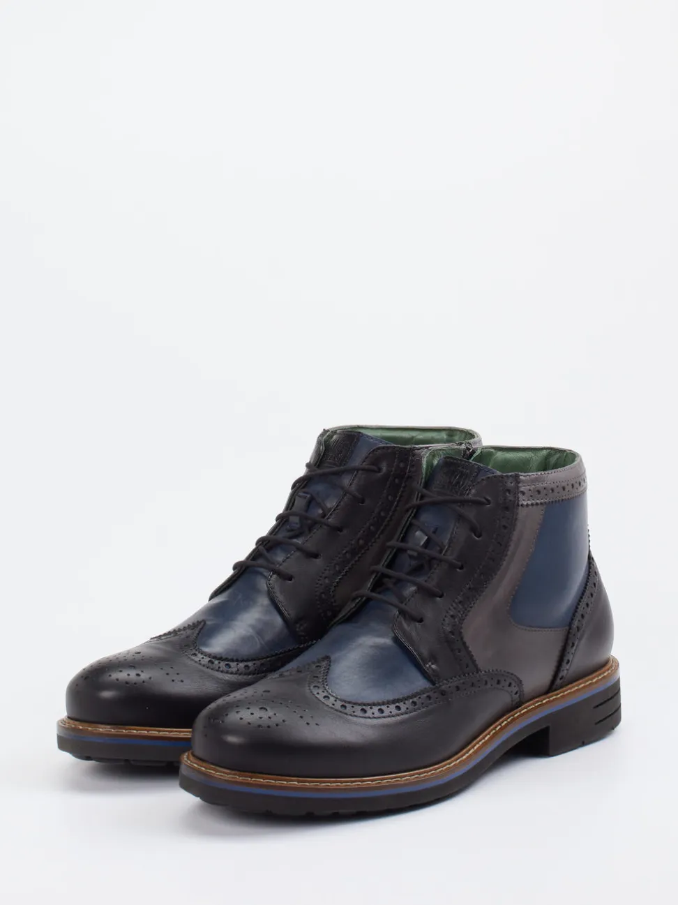 Galizio Torresi – Brogue-Boots aus Kalbleder Schwarz