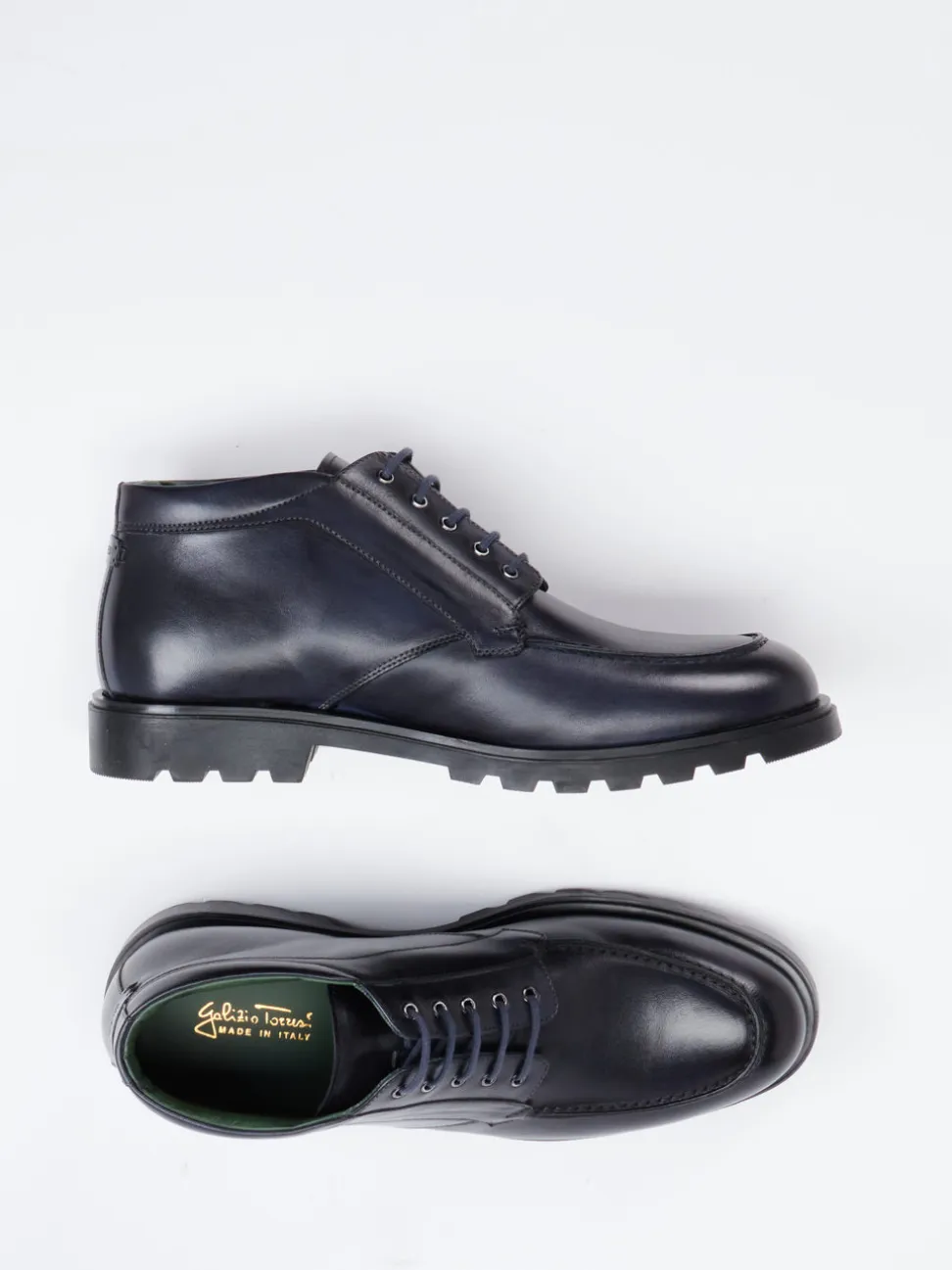 Galizio Torresi – Schnürboots aus Kalbleder blau