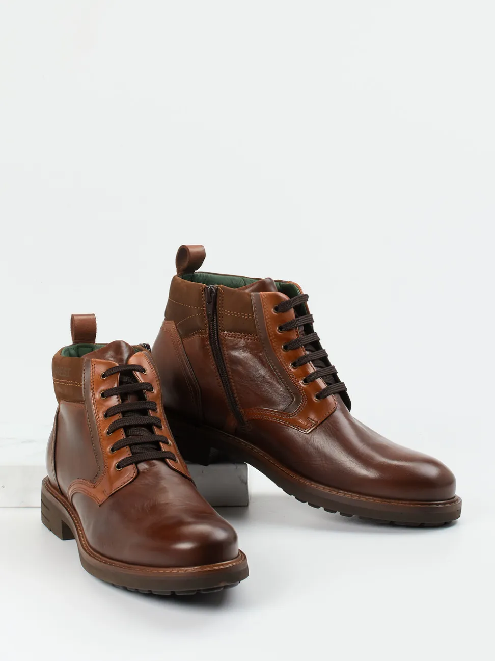 Galizio Torresi – Schnürboots aus Kalbleder mittelbraun