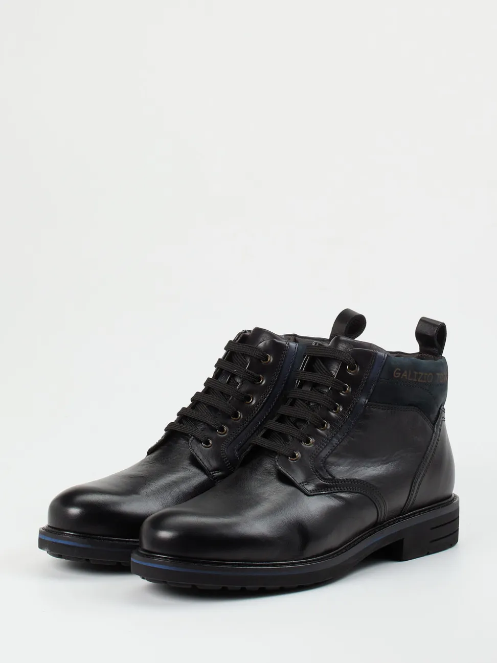 Galizio Torresi – Schnürboots aus Kalbleder schwarz