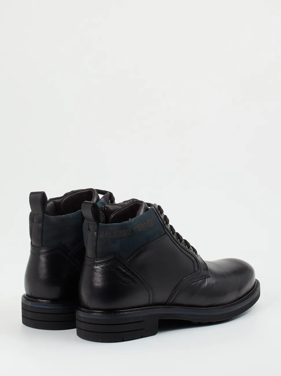 Galizio Torresi – Schnürboots aus Kalbleder schwarz