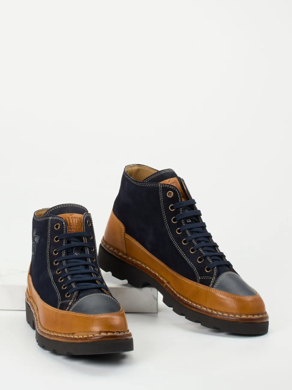 Galizio Torresi – Schnürboots aus Veloursleder Dunkelblau