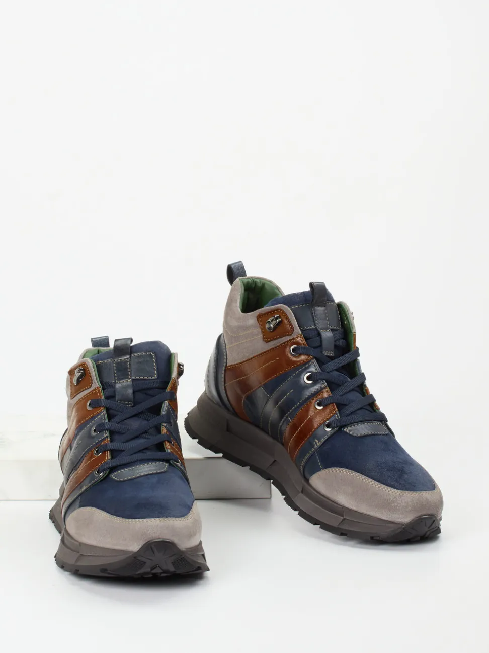 Galizio Torresi – Sneaker aus Veloursleder dunkelblau