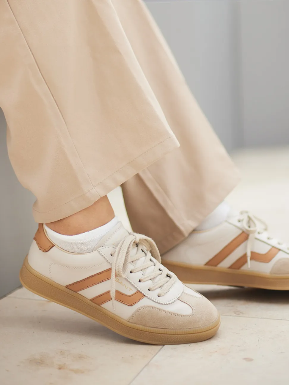 Gant – Retro-Sneaker aus Veloursleder in Beige