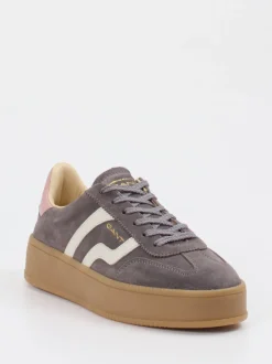 Gant – Sneaker aus Veloursleder in Schlammgrau