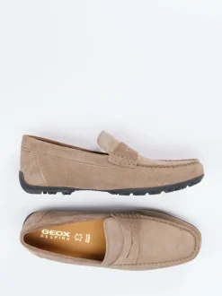 Geox – Loafer aus Veloursleder in Taupe