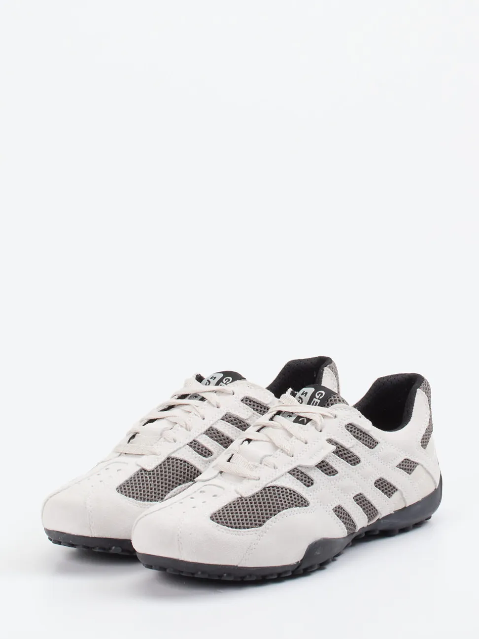 Geox – Sneaker aus Veloursleder mit Mesh in Weiß