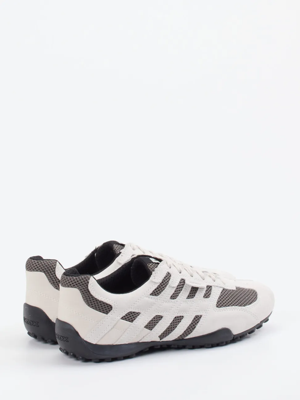 Geox – Sneaker aus Veloursleder mit Mesh in Weiß