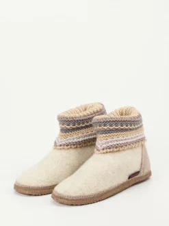 Giesswein – Hüttenschuhe aus Wolle beige