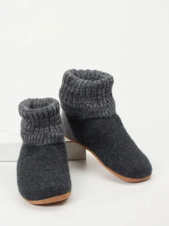 Giesswein – Hüttenschuhe aus Wollfilz in Grau