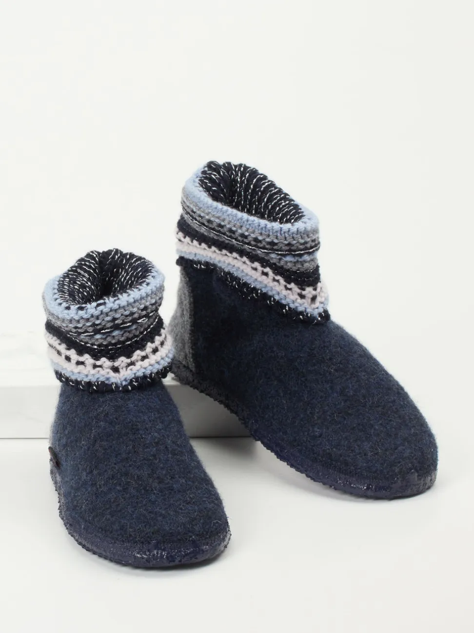 Giesswein – Hüttenschuhe aus Wolle Dunkelblau