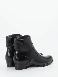 Ginger & Glove – Ankle Boots aus Lammleder schwarz