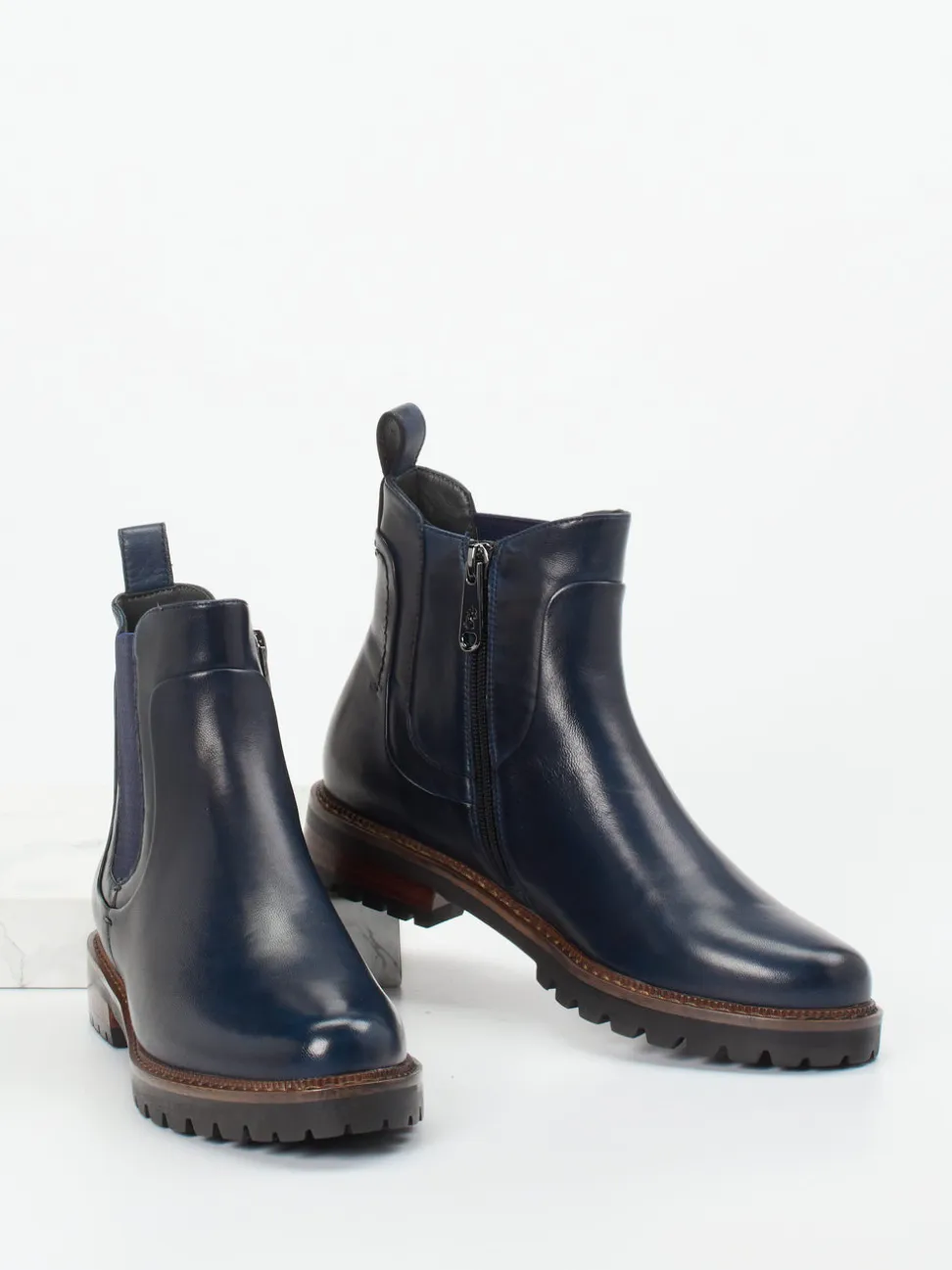 Ginger & Glove – Chelsea Boots aus Lammleder in Blau