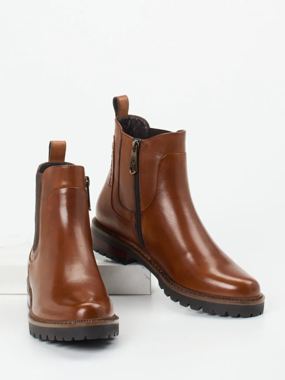 Ginger & Glove – Chelsea Boots aus Kalbleder cognac