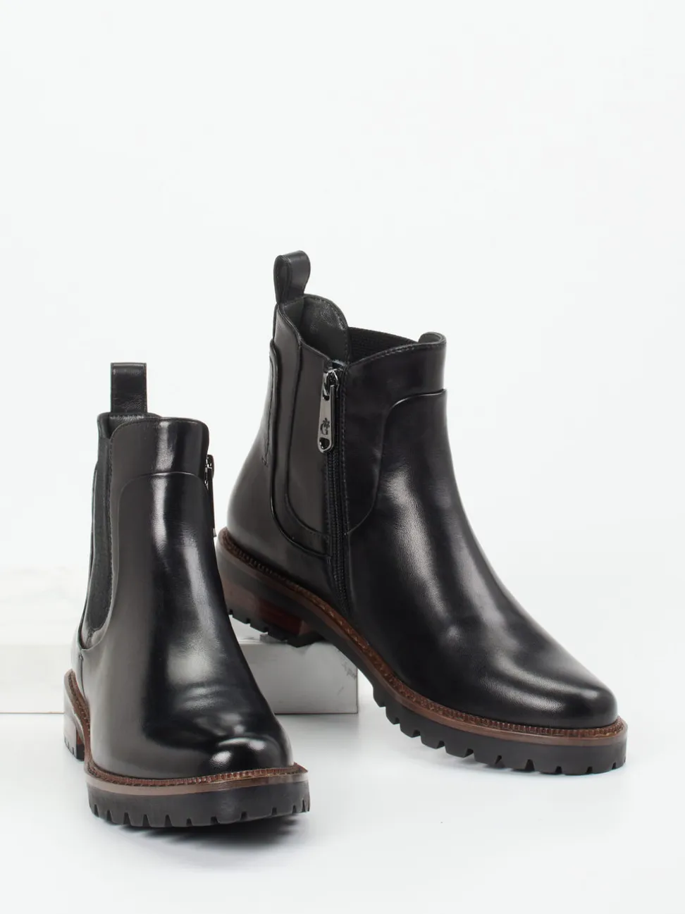 Ginger & Glove – Chelsea Boots aus Kalbleder schwarz