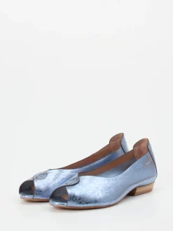 Ginger & Glove – Peep-Toe-Ballerinas aus Metallicleder blau