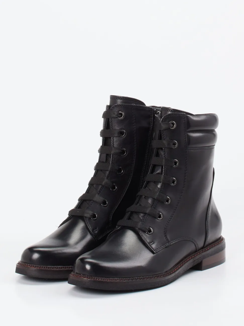 Ginger & Glove – Schnürboots aus Lammleder schwarz