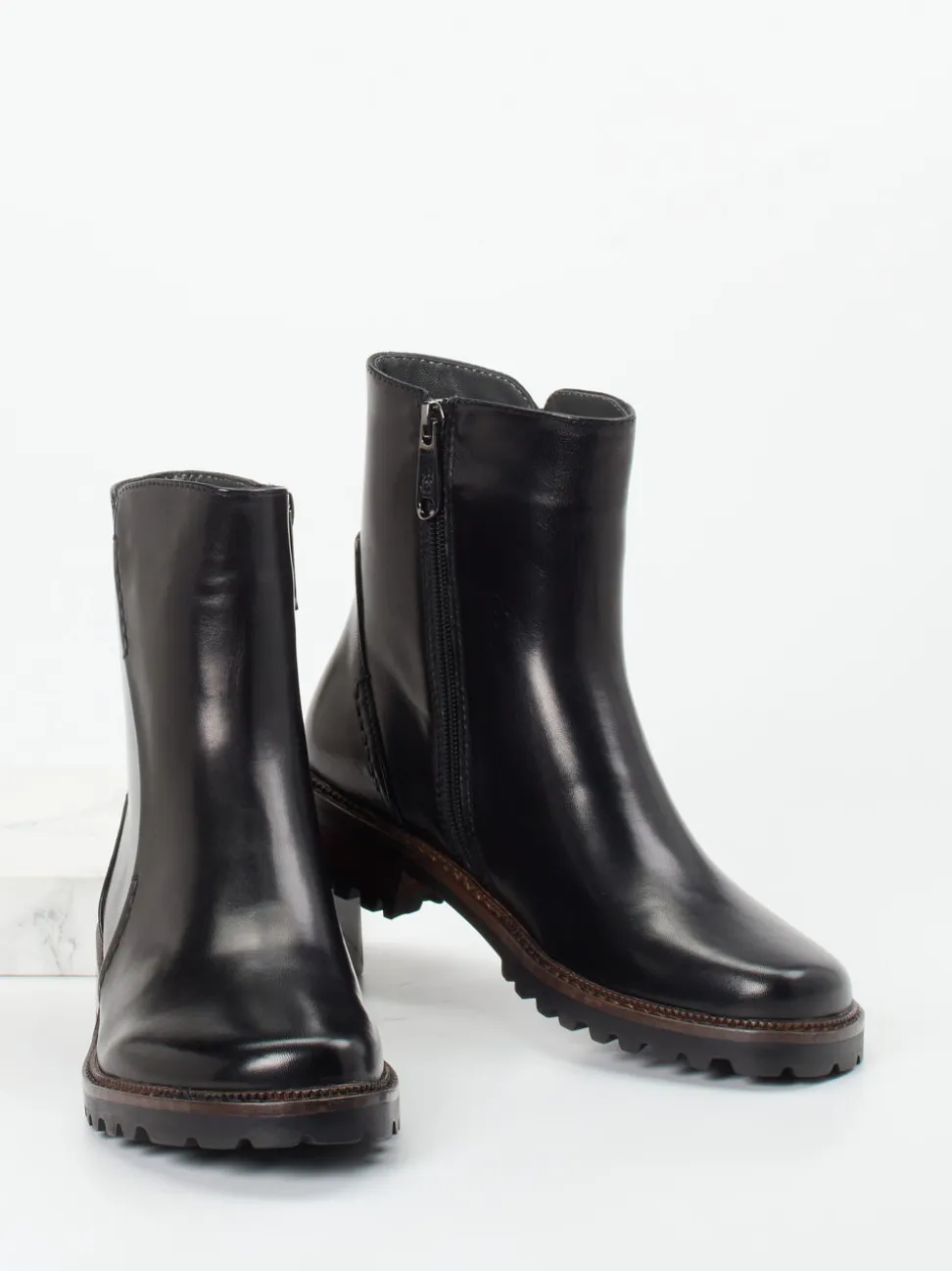 Ginger & Glove – Stiefeletten aus Lammleder schwarz